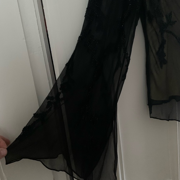 Black scala beadedlong flowing sleeves, scoop next top - Picture 2 of 4